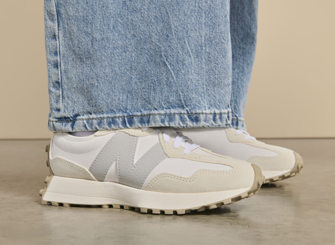 327 - New Balance
