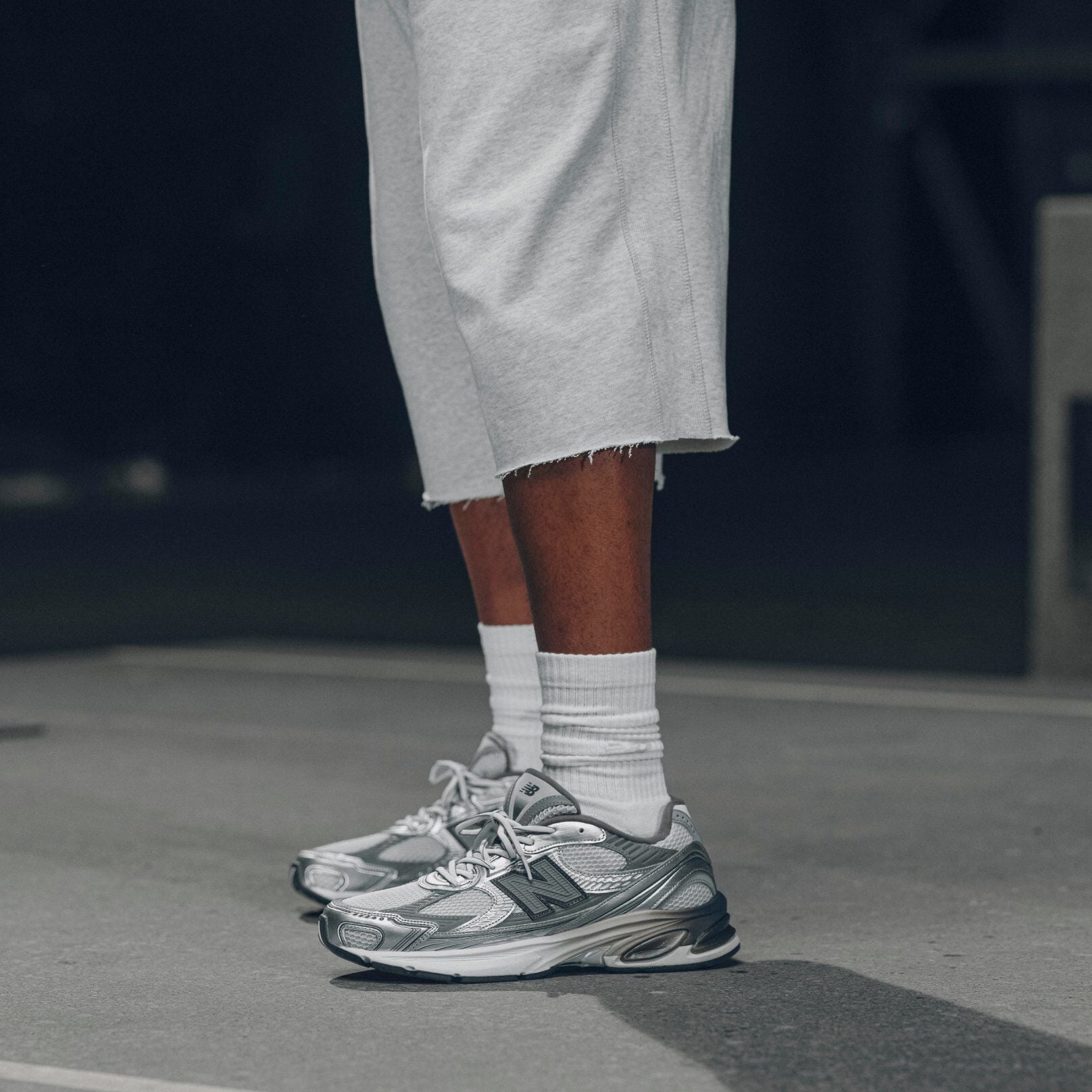 knee down image of person wearing ABZORB 2010