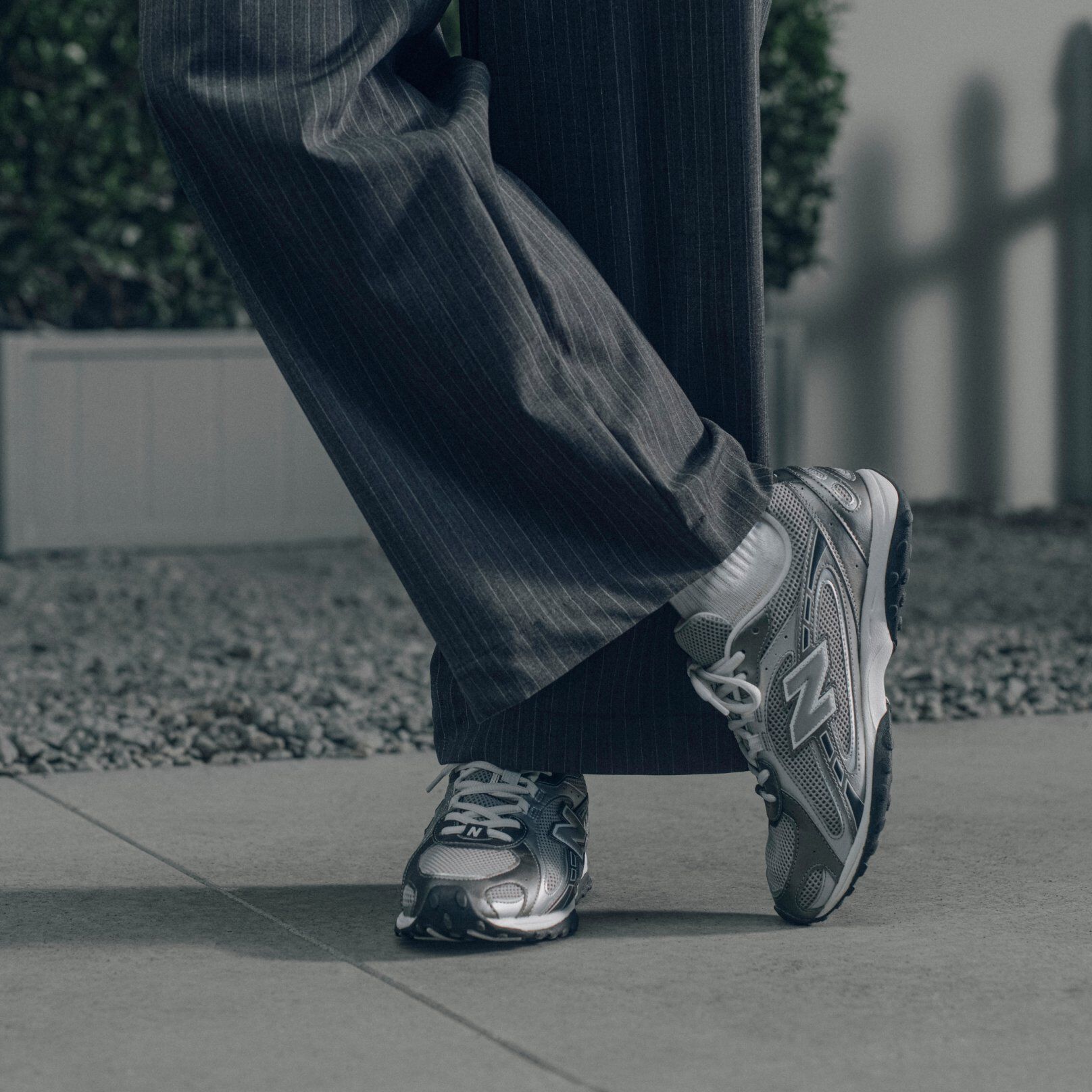 A grey 204L on a grey background